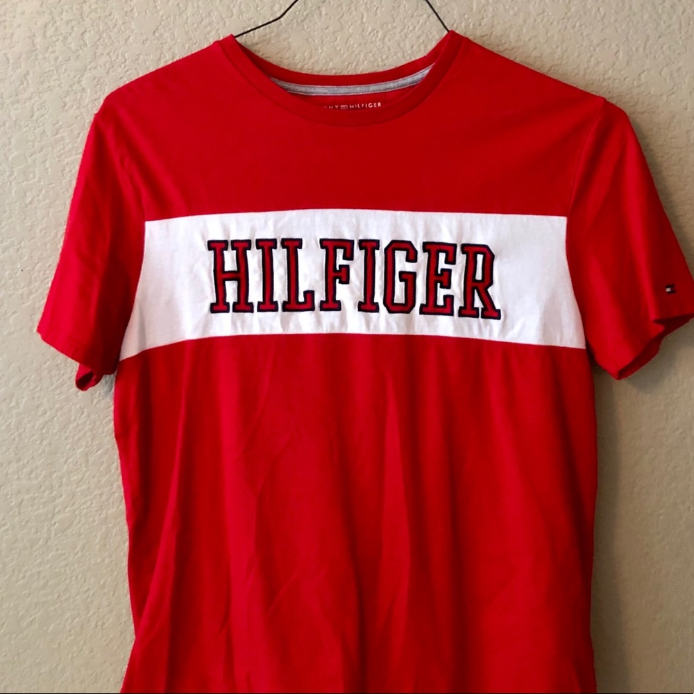 Men’s large Tommy Hilfiger red T-shirt